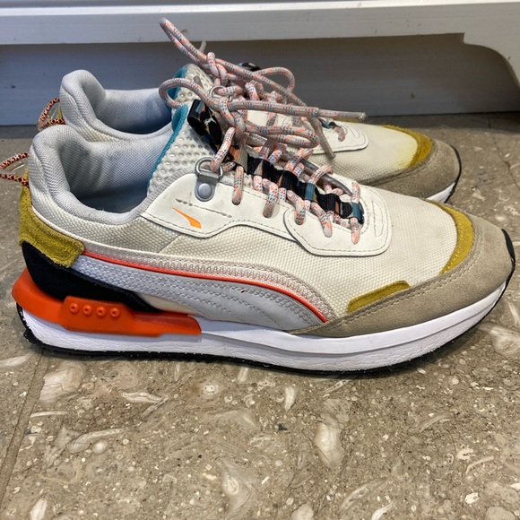 Puma City Rider - size 6 youth/ 38 EU - Picture 2 of 7